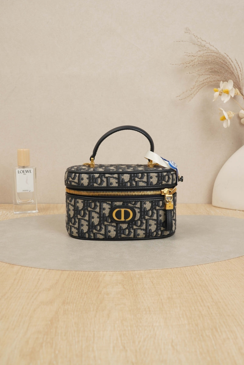 30 Montaigne Mini Vanity Case Blue Dior Oblique Jacquard