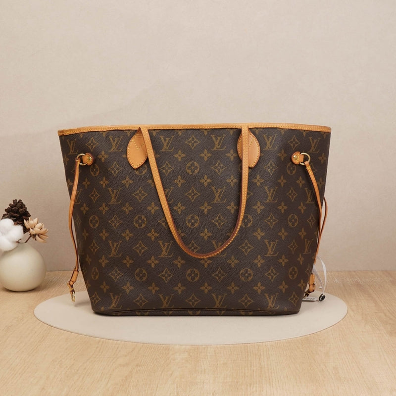 Louis Vuitton Neverfull MM Tote Bag Monogram