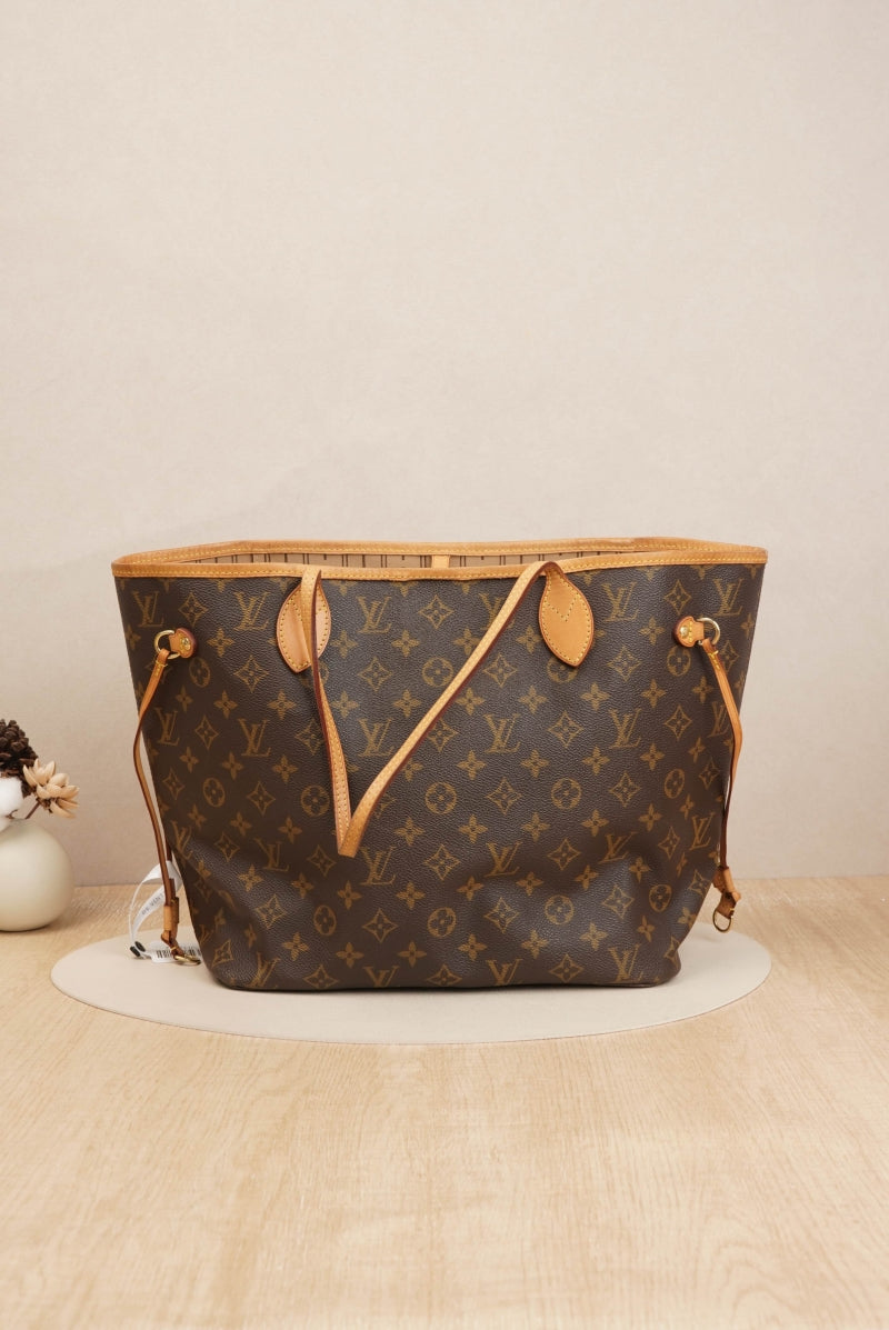 Louis Vuitton Neverfull MM Tote Bag Monogram