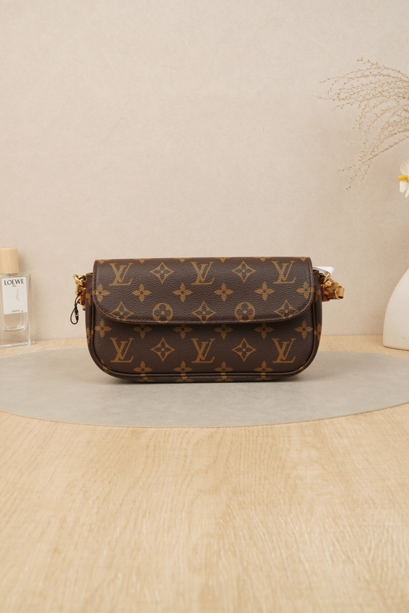 Louis Vuitton Wallet on Chain Ivy Monogram Canvas