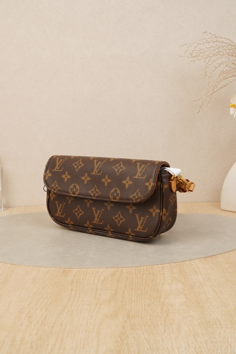 Louis Vuitton Wallet on Chain Ivy Monogram Canvas