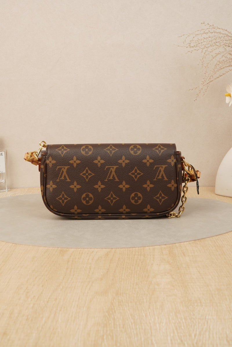 Louis Vuitton Wallet on Chain Ivy Monogram Canvas