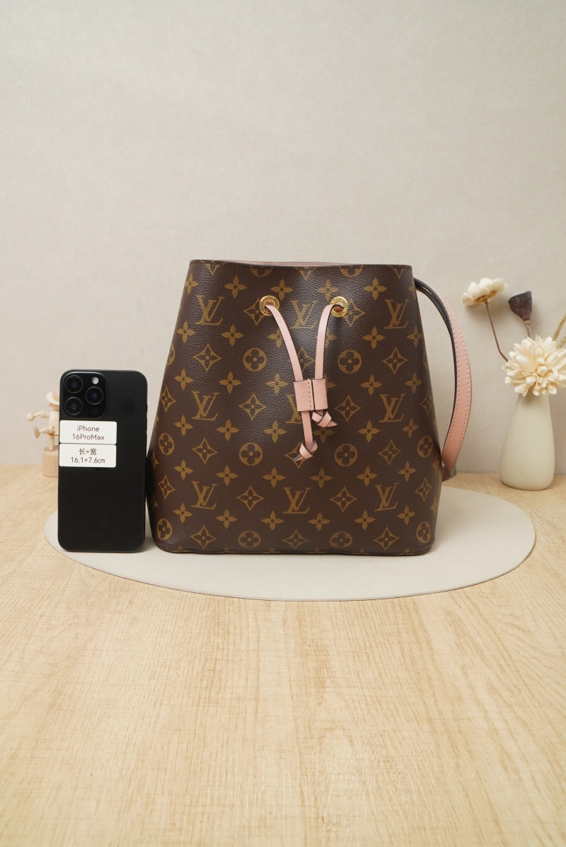 Louis Vuitton NéoNoé MM Monogram Canvas M44022