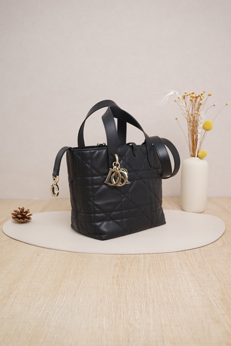 Small Dior Toujours Vertical Tote Bag Black Macrocannage Calfskin