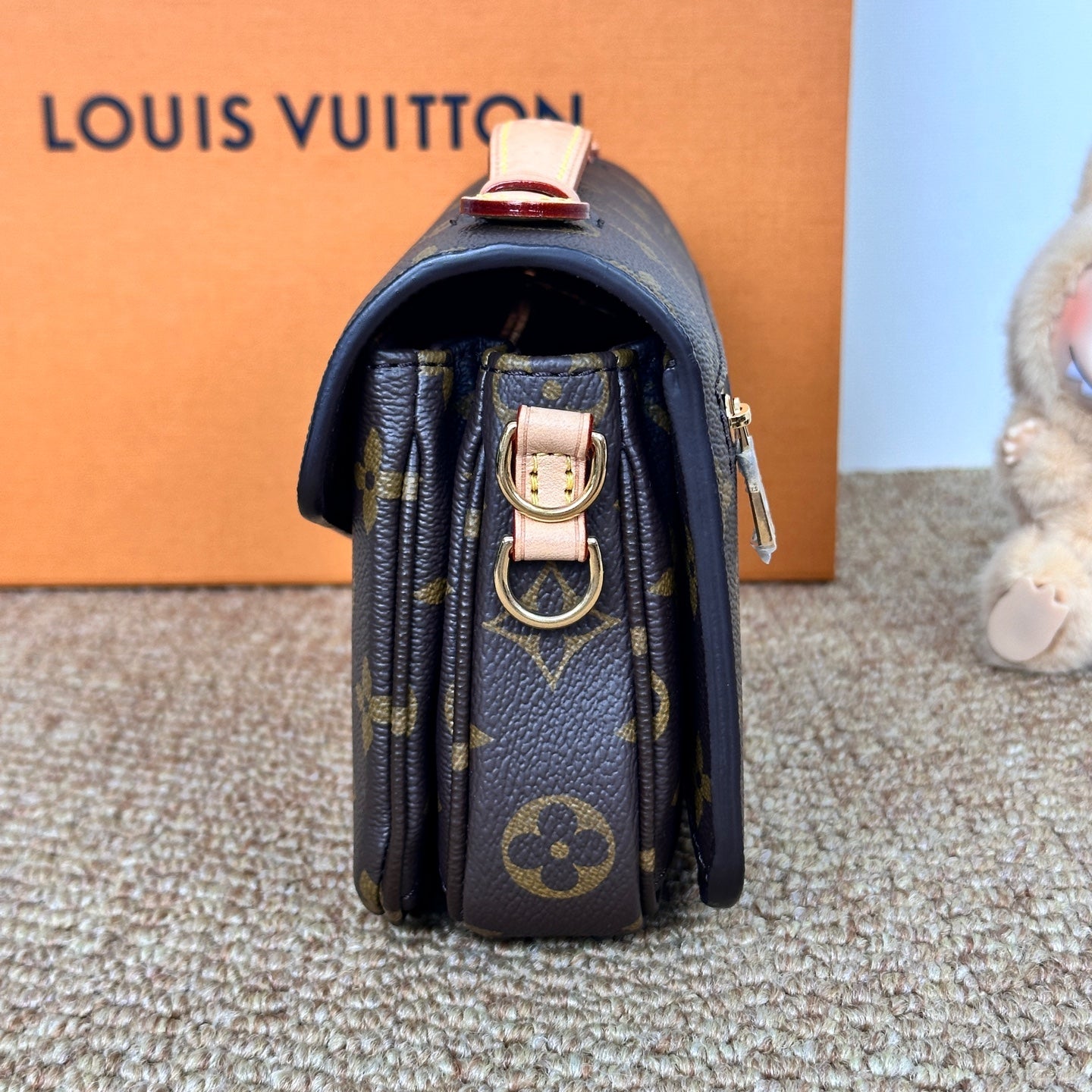 M46279 Pochette Métis East West in Monogram Canvas