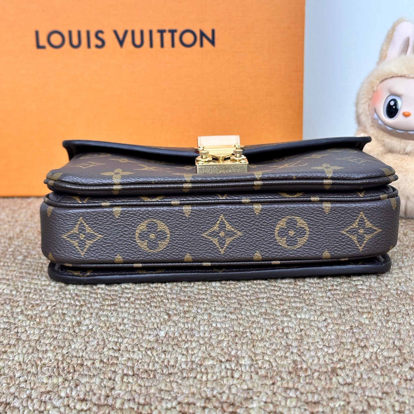 M46279 Pochette Métis East West in Monogram Canvas