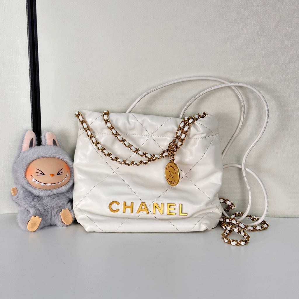 22 Mini Handbag in Shiny Grained Calfskin & Gold-Tone Metal