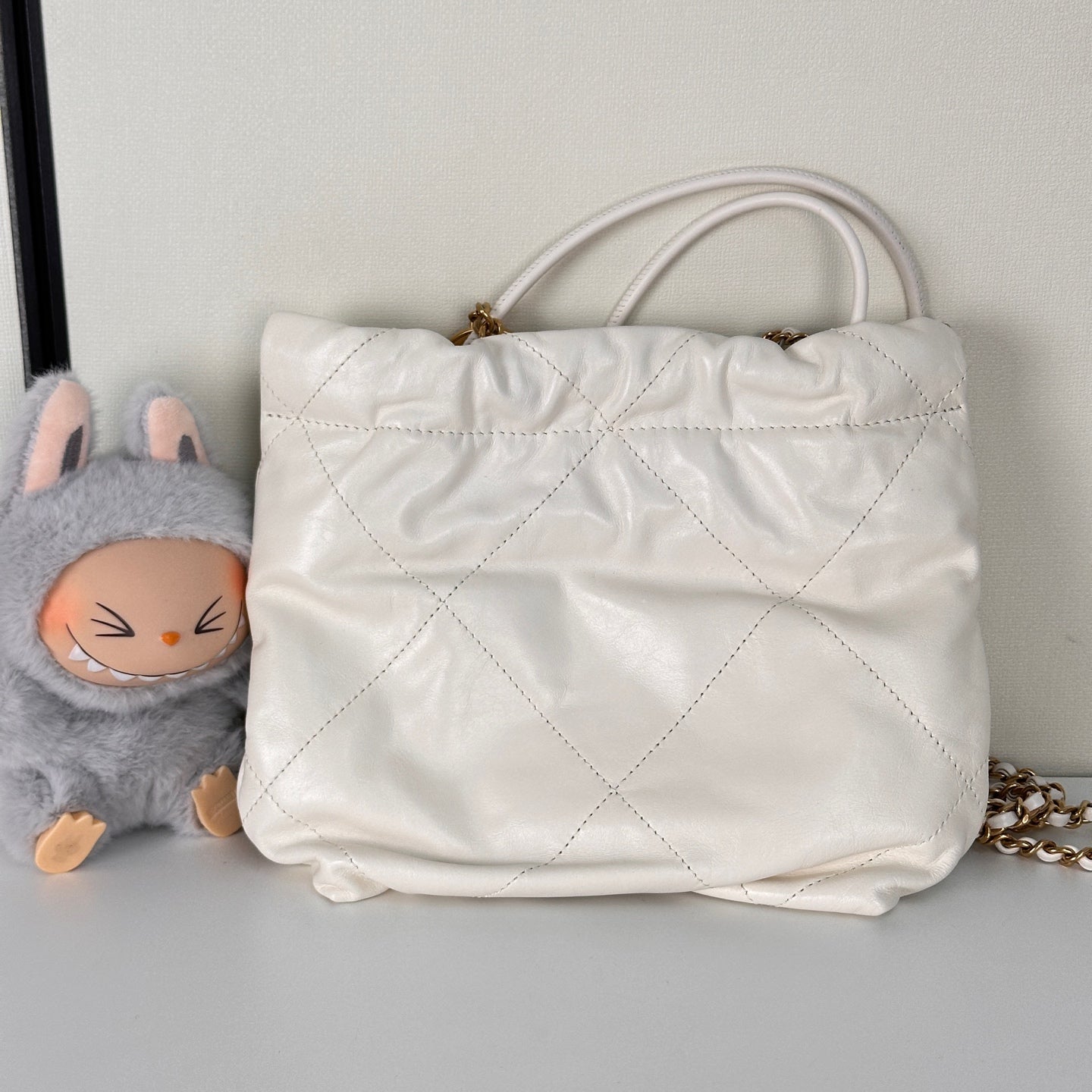 22 Mini Handbag in Shiny Grained Calfskin & Gold-Tone Metal