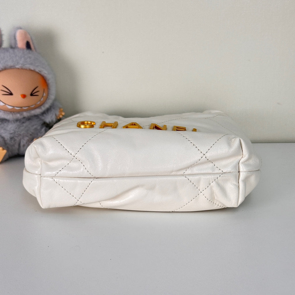 22 Mini Handbag in Shiny Grained Calfskin & Gold-Tone Metal