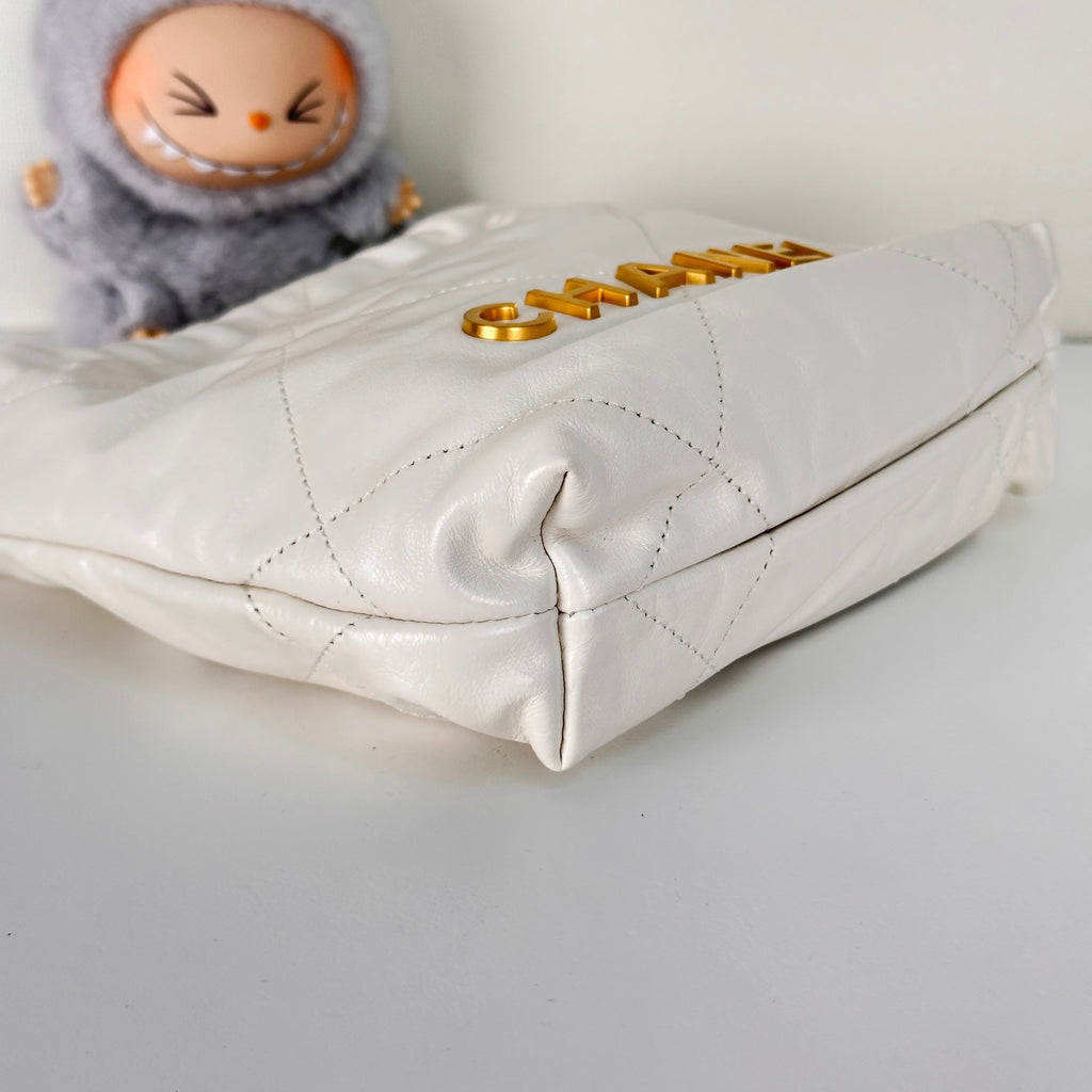 22 Mini Handbag in Shiny Grained Calfskin & Gold-Tone Metal