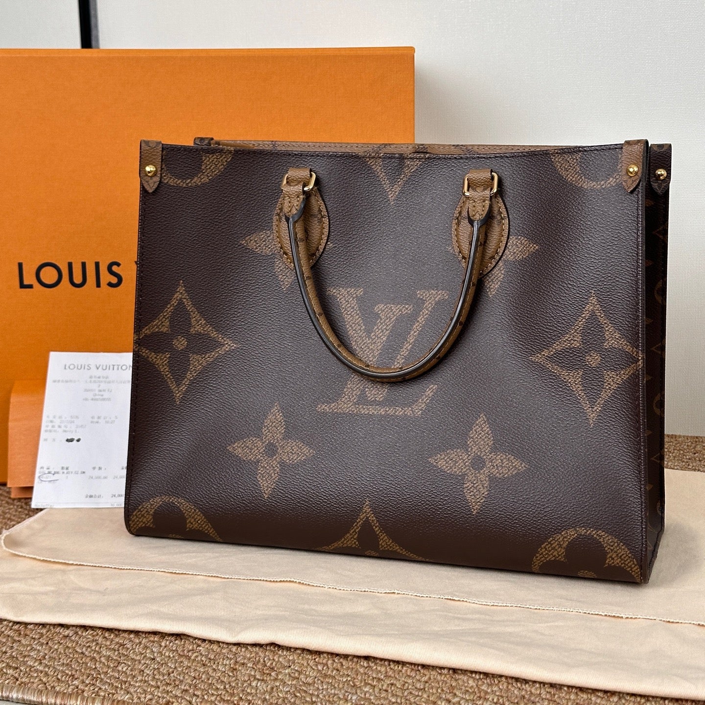 Louis Vuitton Onthego Medium Tote Bag in Monogram Canvas M45321