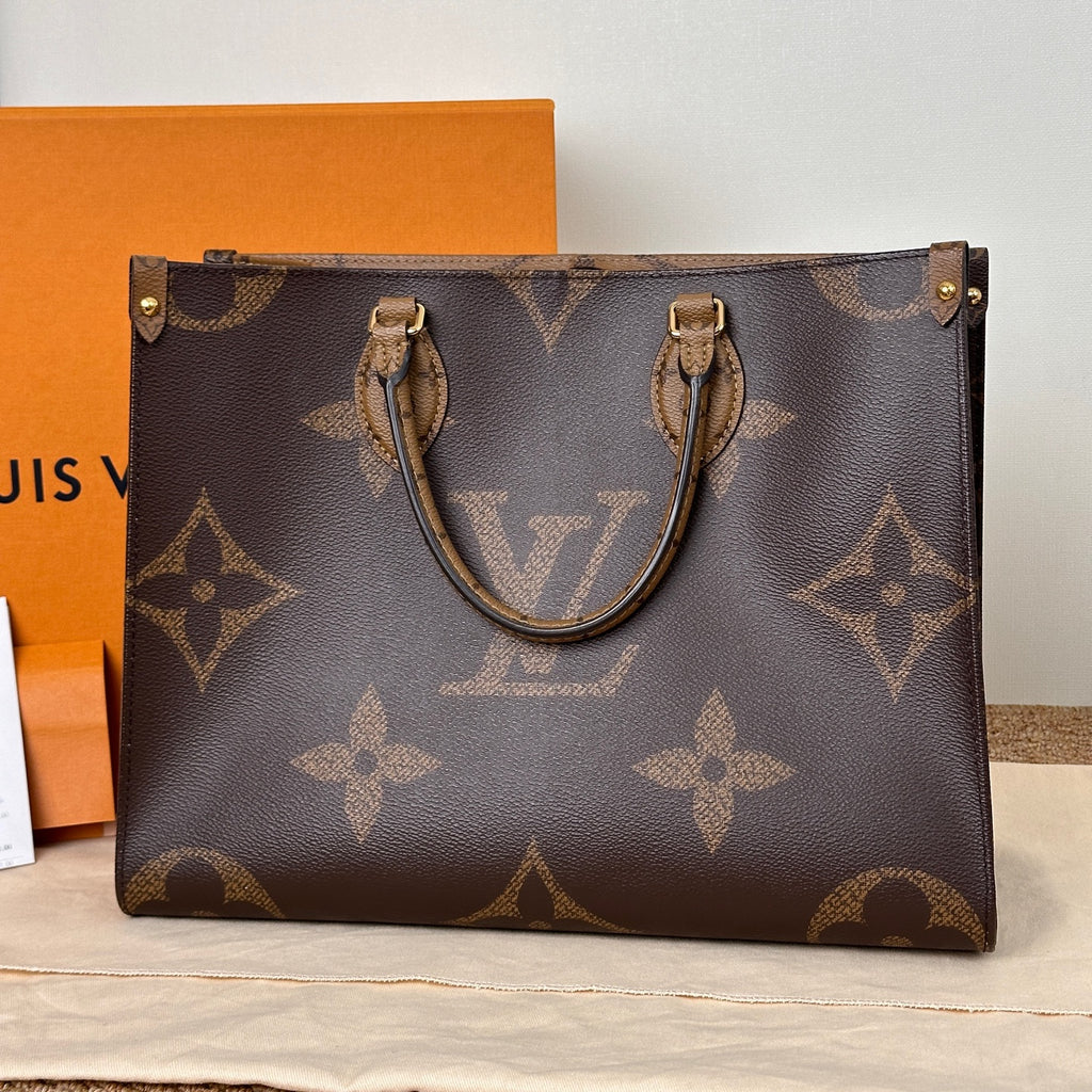 Louis Vuitton Onthego Medium Tote Bag in Monogram Canvas M45321