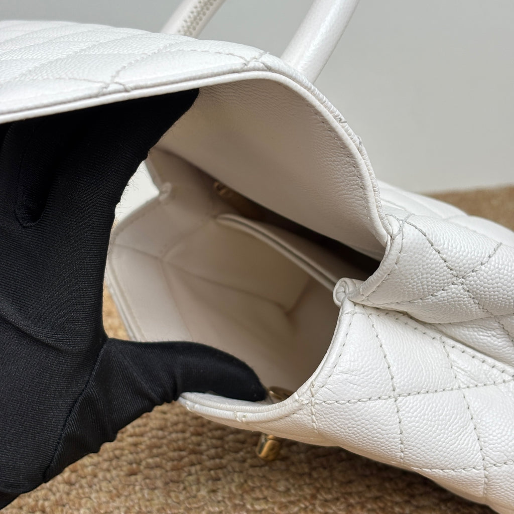 Chanel Coco Handle Medium Bag in Grained Calfskin