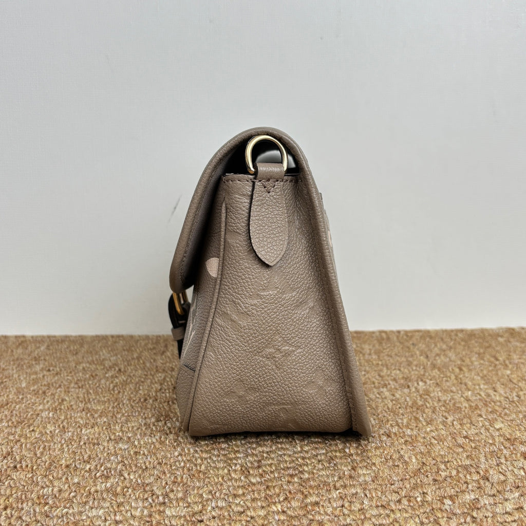Louis Vuitton Diane Bag in Empreinte Leather M46583