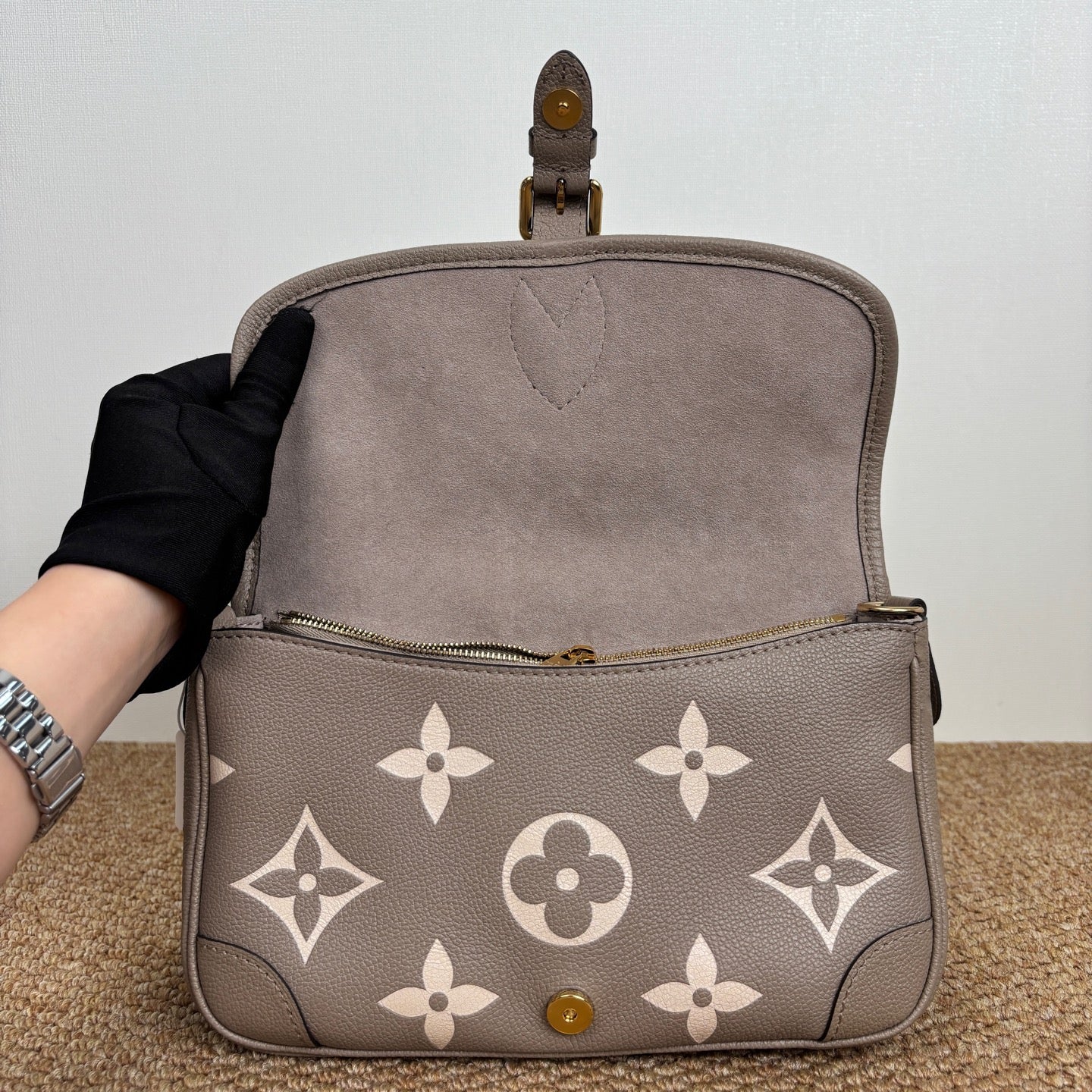 Louis Vuitton Diane Bag in Empreinte Leather M46583