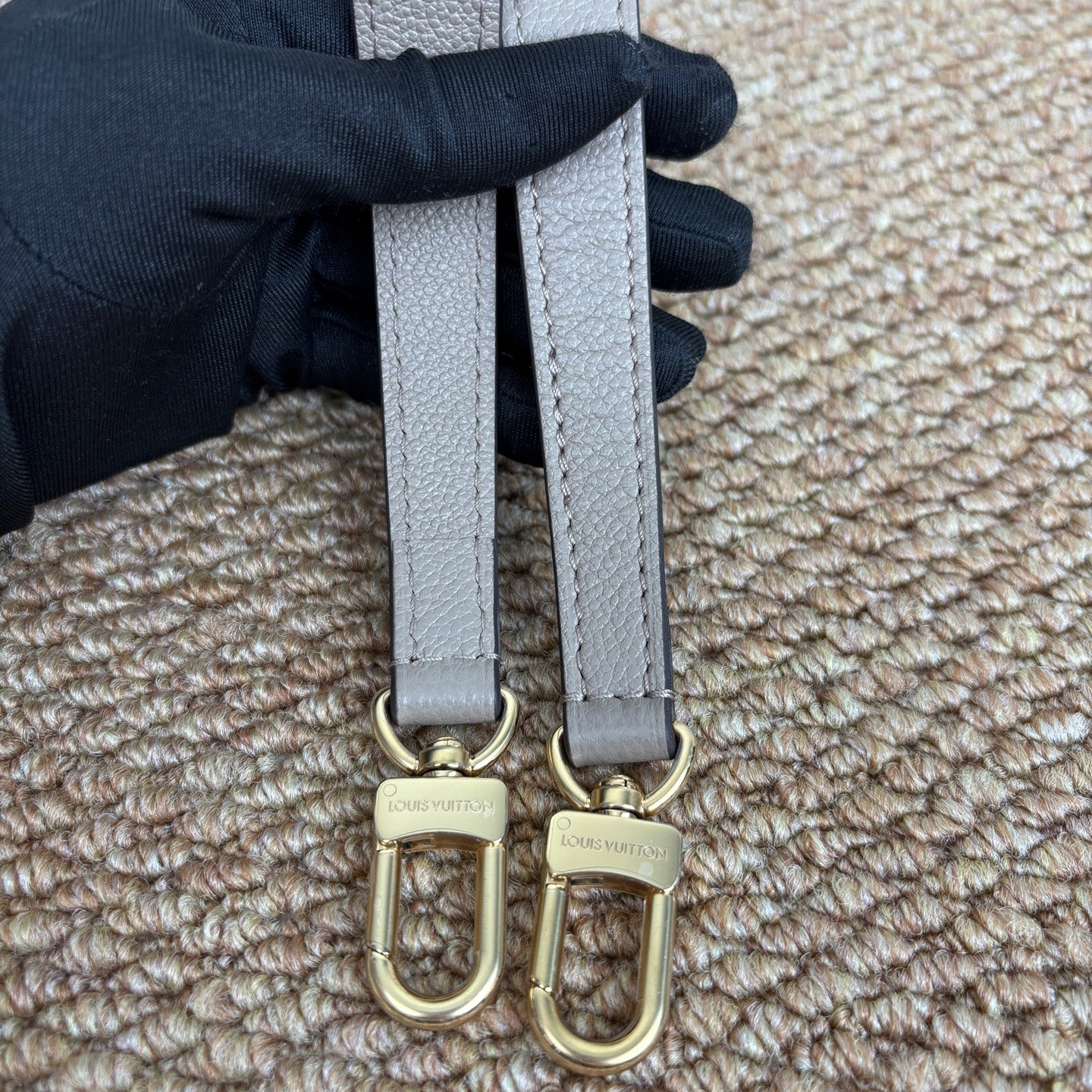 Louis Vuitton Diane Bag in Empreinte Leather M46583