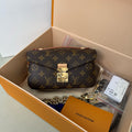 Louis Vuitton Pochette Métis East West in Monogram Canvas M46279
