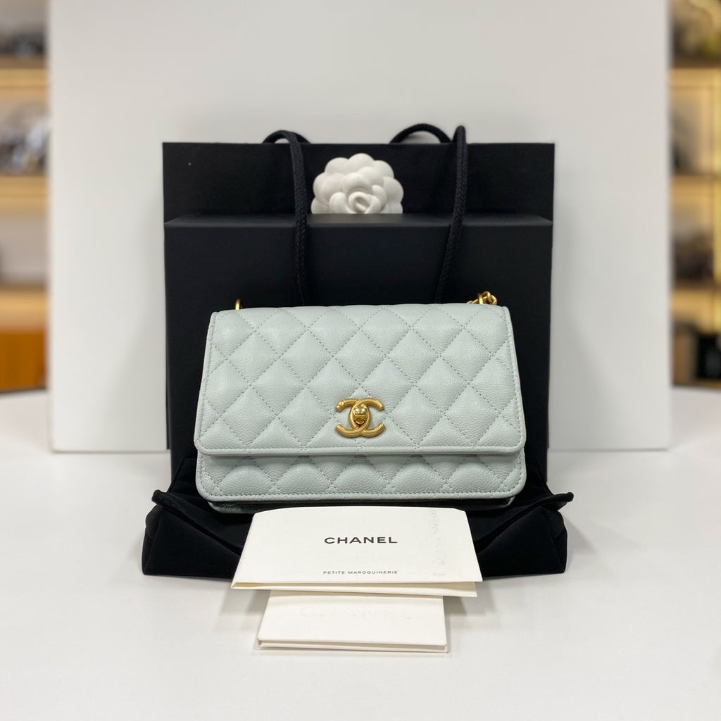 Chanel woc camellia Wallet On Chain in Grained Calfskin & Gold-Tone Metal