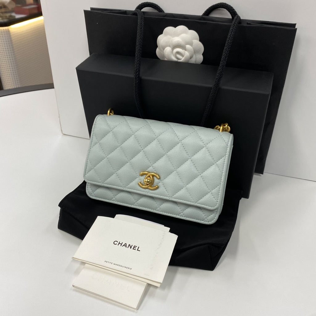 Chanel woc camellia Wallet On Chain in Grained Calfskin & Gold-Tone Metal