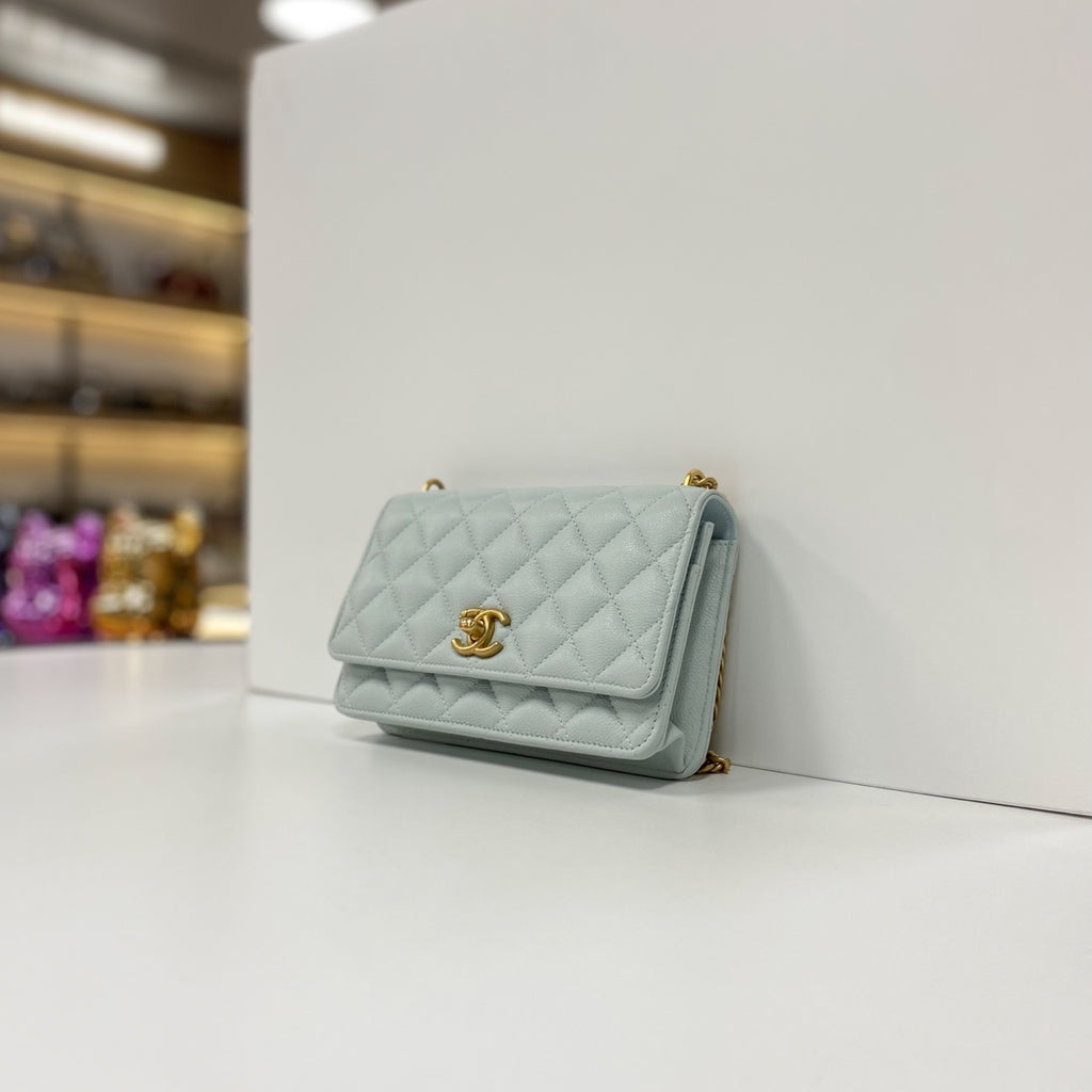 Chanel woc camellia Wallet On Chain in Grained Calfskin & Gold-Tone Metal