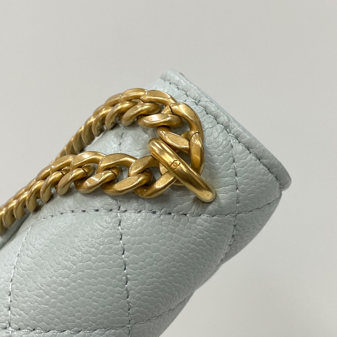 Chanel woc camellia Wallet On Chain in Grained Calfskin & Gold-Tone Metal