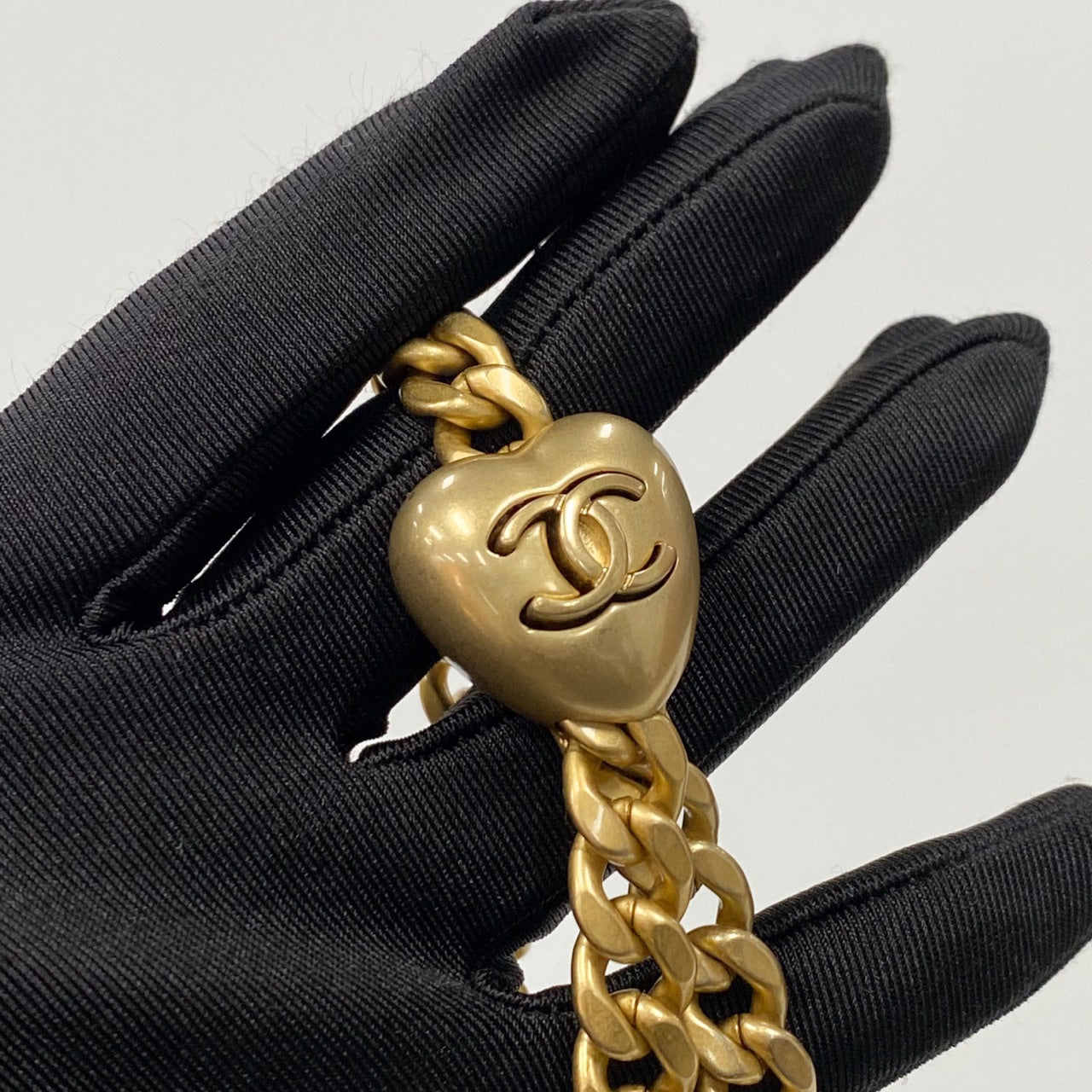 Chanel woc camellia Wallet On Chain in Grained Calfskin & Gold-Tone Metal