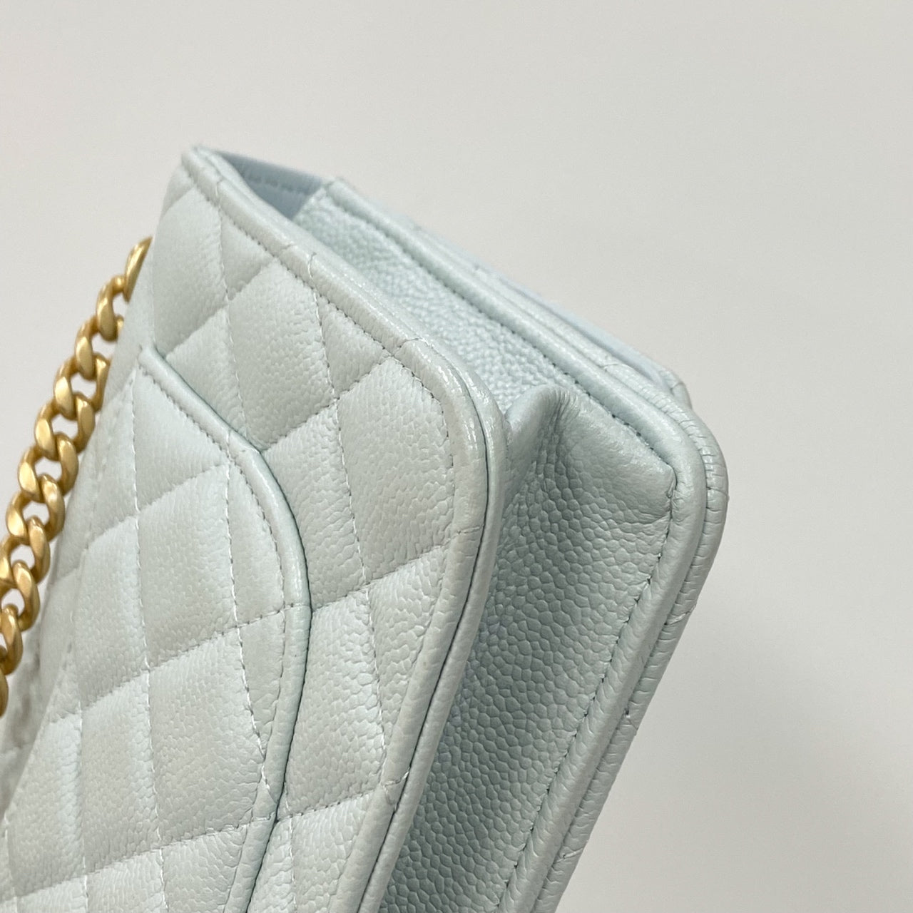 Chanel woc camellia Wallet On Chain in Grained Calfskin & Gold-Tone Metal