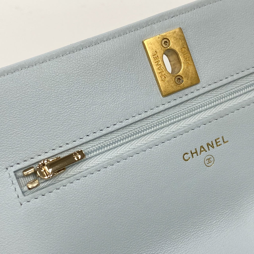 Chanel woc camellia Wallet On Chain in Grained Calfskin & Gold-Tone Metal