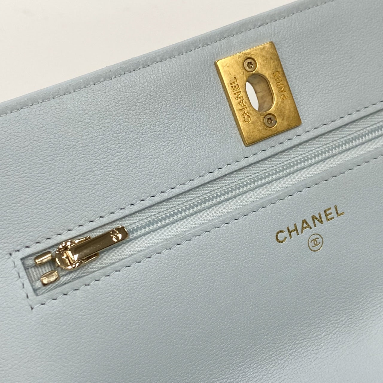 Chanel woc camellia Wallet On Chain in Grained Calfskin & Gold-Tone Metal
