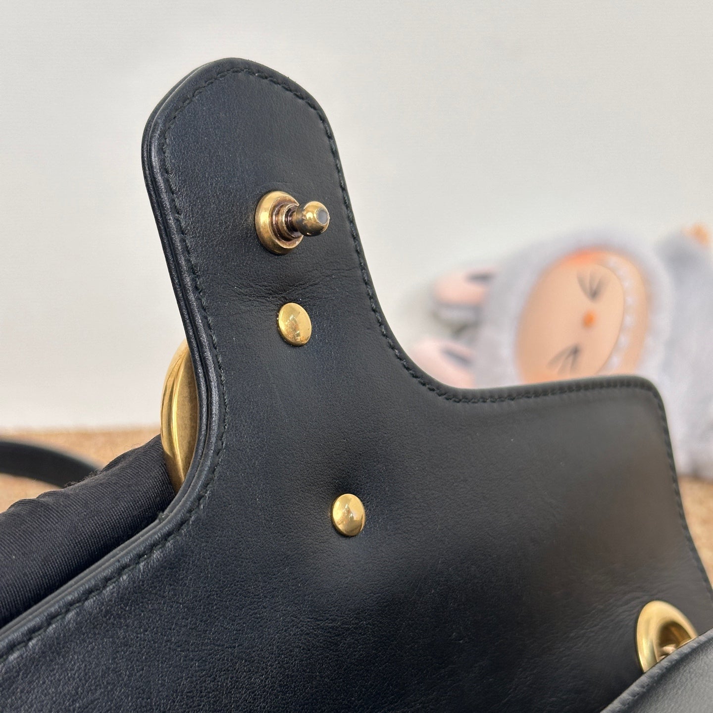 Gucci GG Marmont medium shoulder bag in black matelassé chevron leather 837267AAE381000