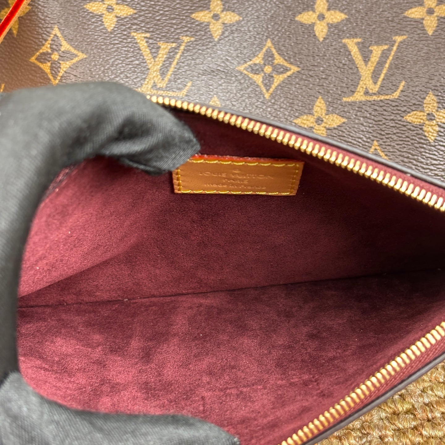 Louis Vuitton M46203 CarryAll PM
