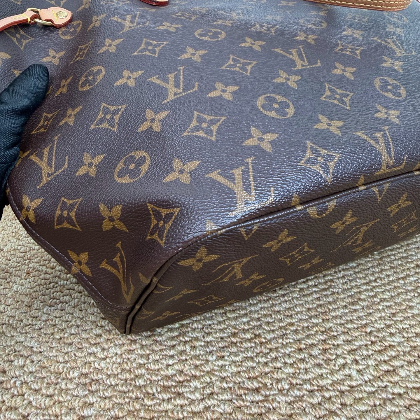 Louis Vuitton Neverfull GM Tote Bag in Monogram Canvas M41178