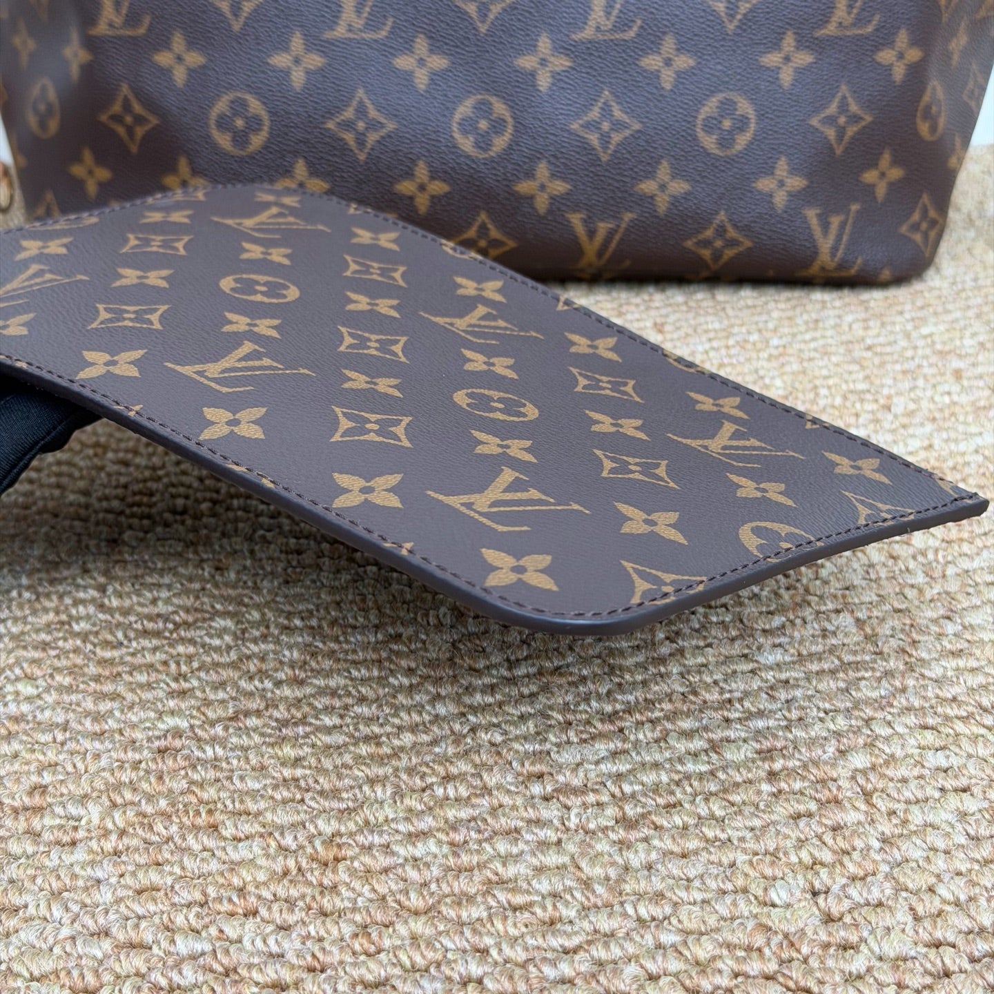 Louis Vuitton Neverfull GM Tote Bag in Monogram Canvas M41178