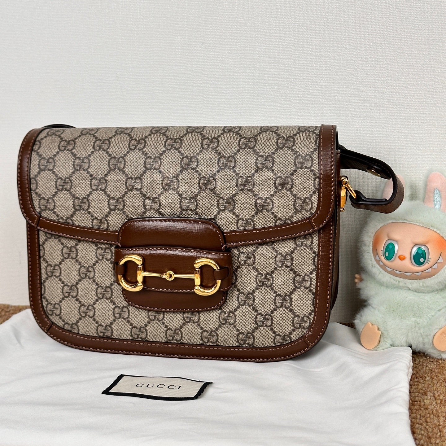 Gucci Horsebit 1955 medium bag in beige and ebony GG Supreme canvas 602204 92TCG 8563