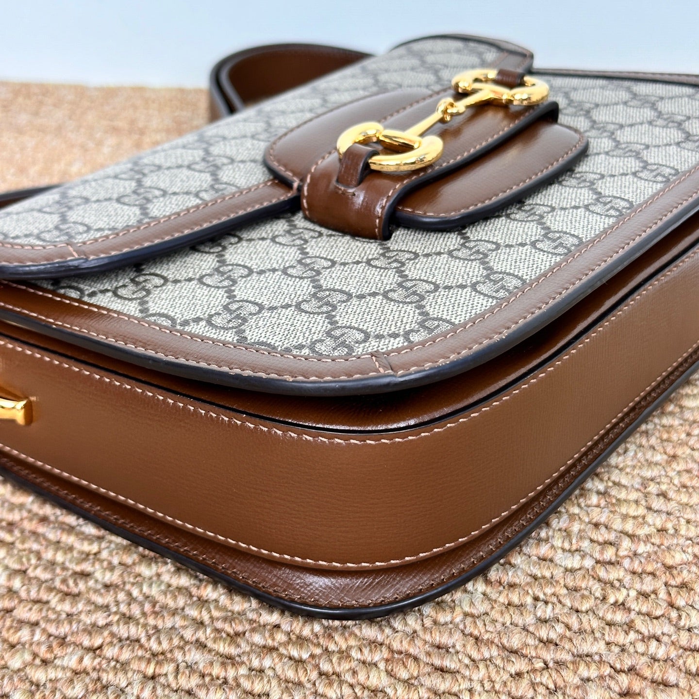 Gucci Horsebit 1955 medium bag in beige and ebony GG Supreme canvas 602204 92TCG 8563