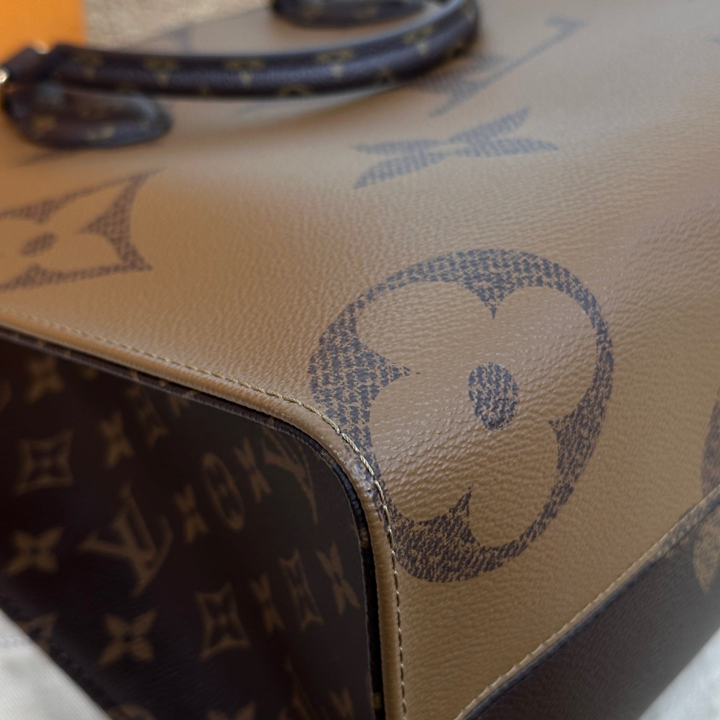 Louis Vuitton Onthego Medium Tote Bag in Monogram Canvas M45321