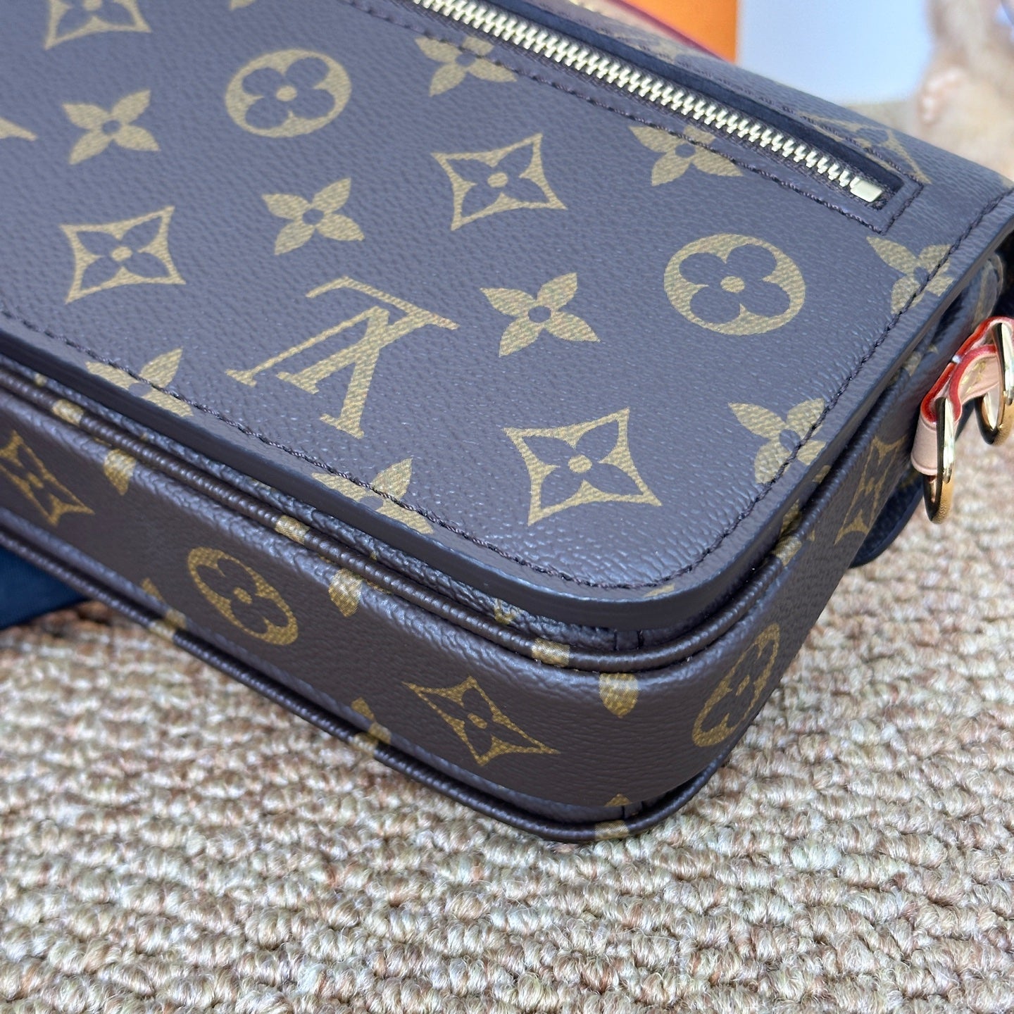 Louis Vuitton Pochette Métis East West in Monogram Canvas M46279