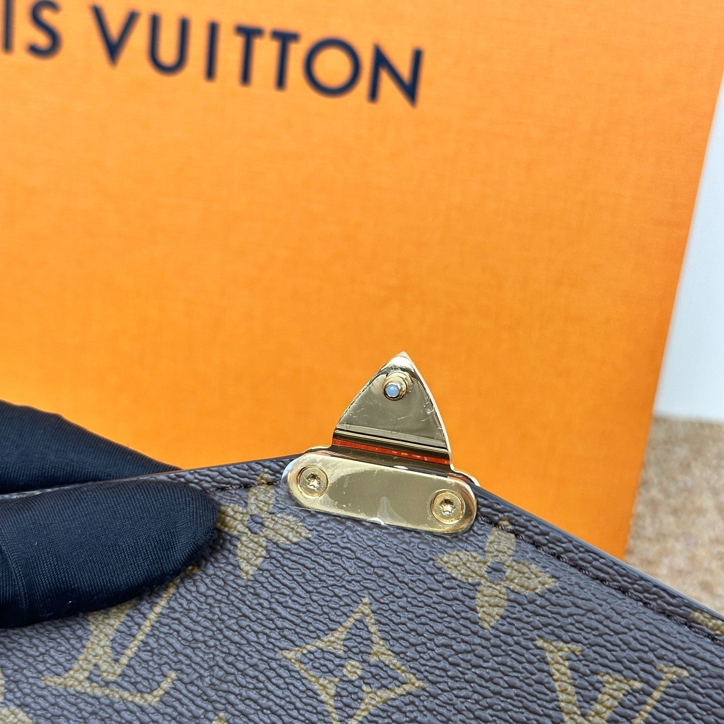 Louis Vuitton Pochette Métis East West in Monogram Canvas M46279