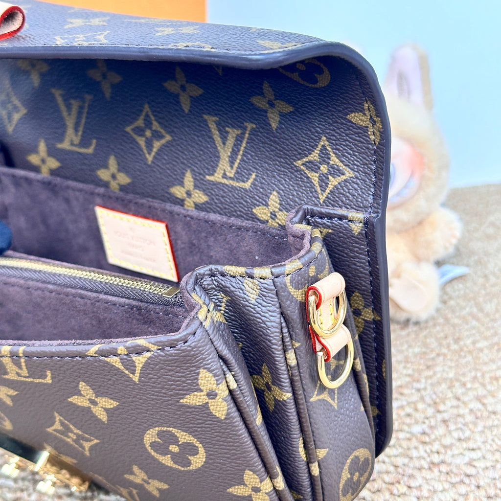 Louis Vuitton Pochette Métis East West in Monogram Canvas M46279