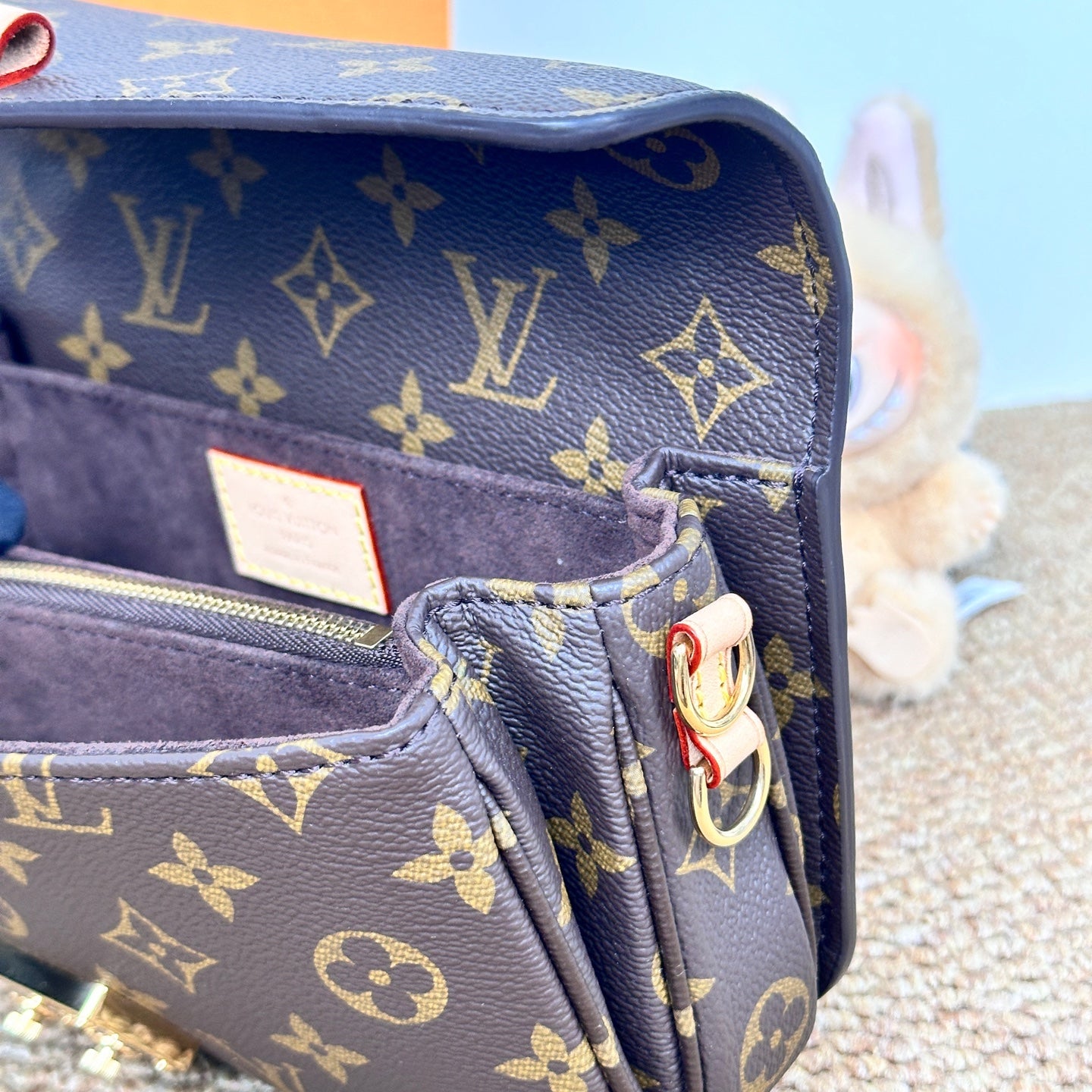 Louis Vuitton Pochette Métis East West in Monogram Canvas M46279