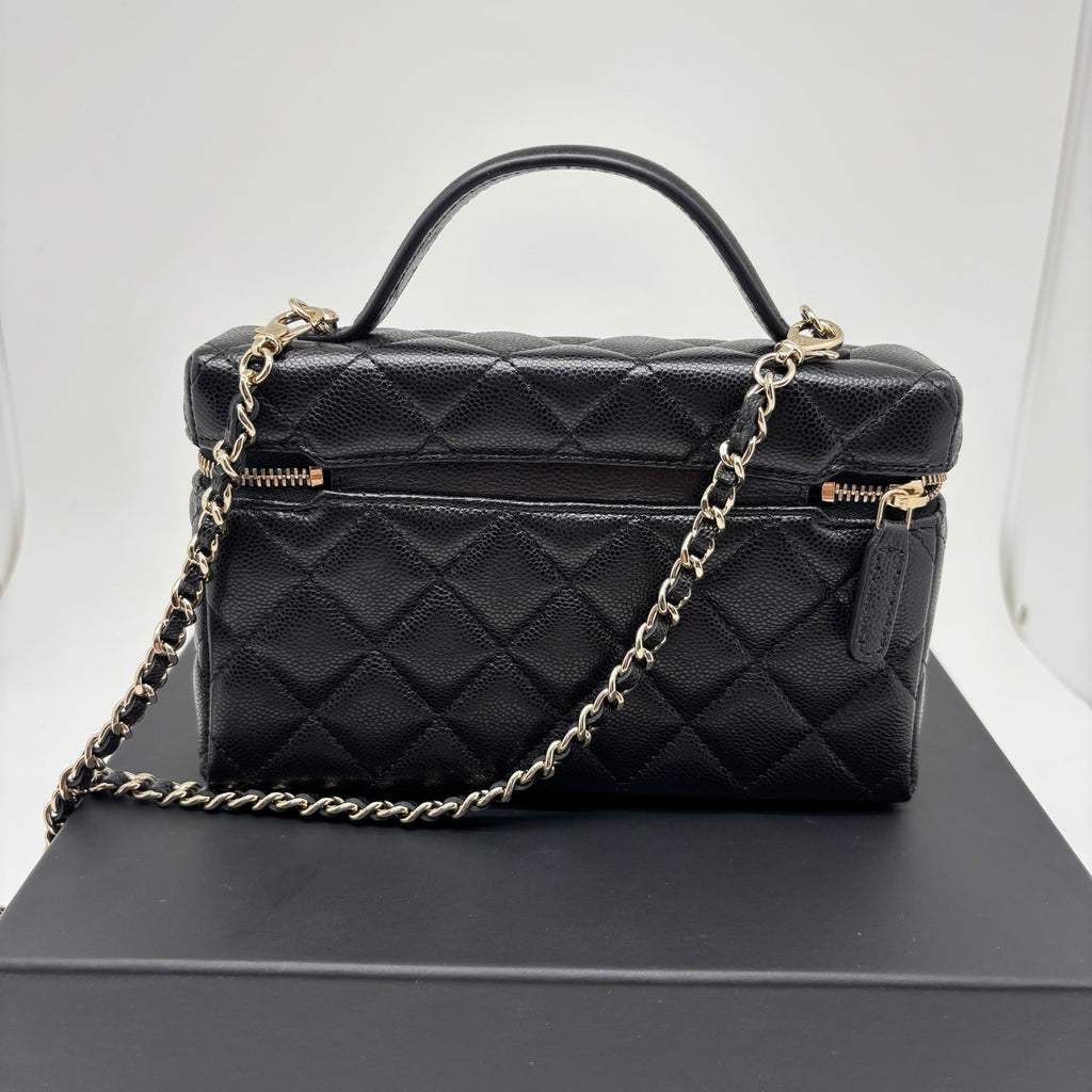 Chanel Vanity Case in Quilted Lambskin & Gold-Tone Metal AP4385-Y04059-C3906