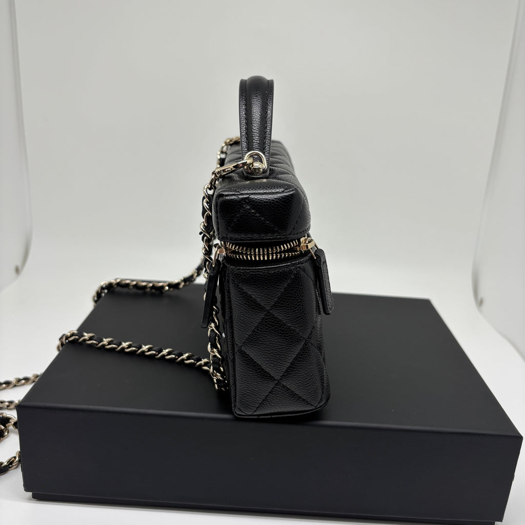 Chanel Vanity Case in Quilted Lambskin & Gold-Tone Metal AP4385-Y04059-C3906