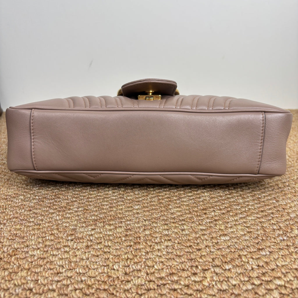 Gucci GG Marmont medium shoulder bag in quilted chevron leather 443497 DTDIT 5729