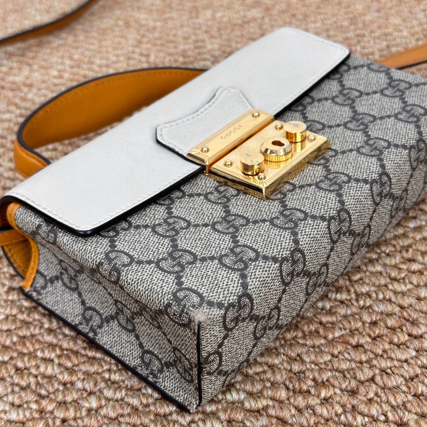 Gucci Padlock mini shoulder bag in beige and ebony GG Supreme canvas 652683 96GAG 9763