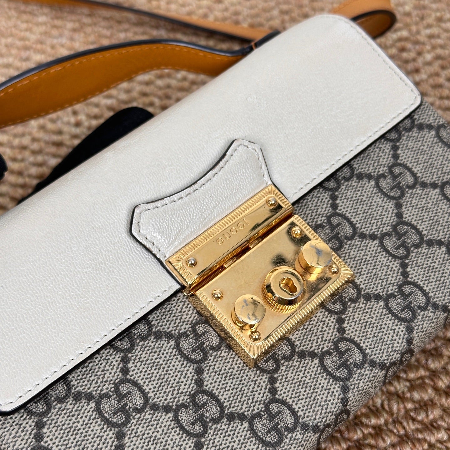 Gucci Padlock mini shoulder bag in beige and ebony GG Supreme canvas 652683 96GAG 9763