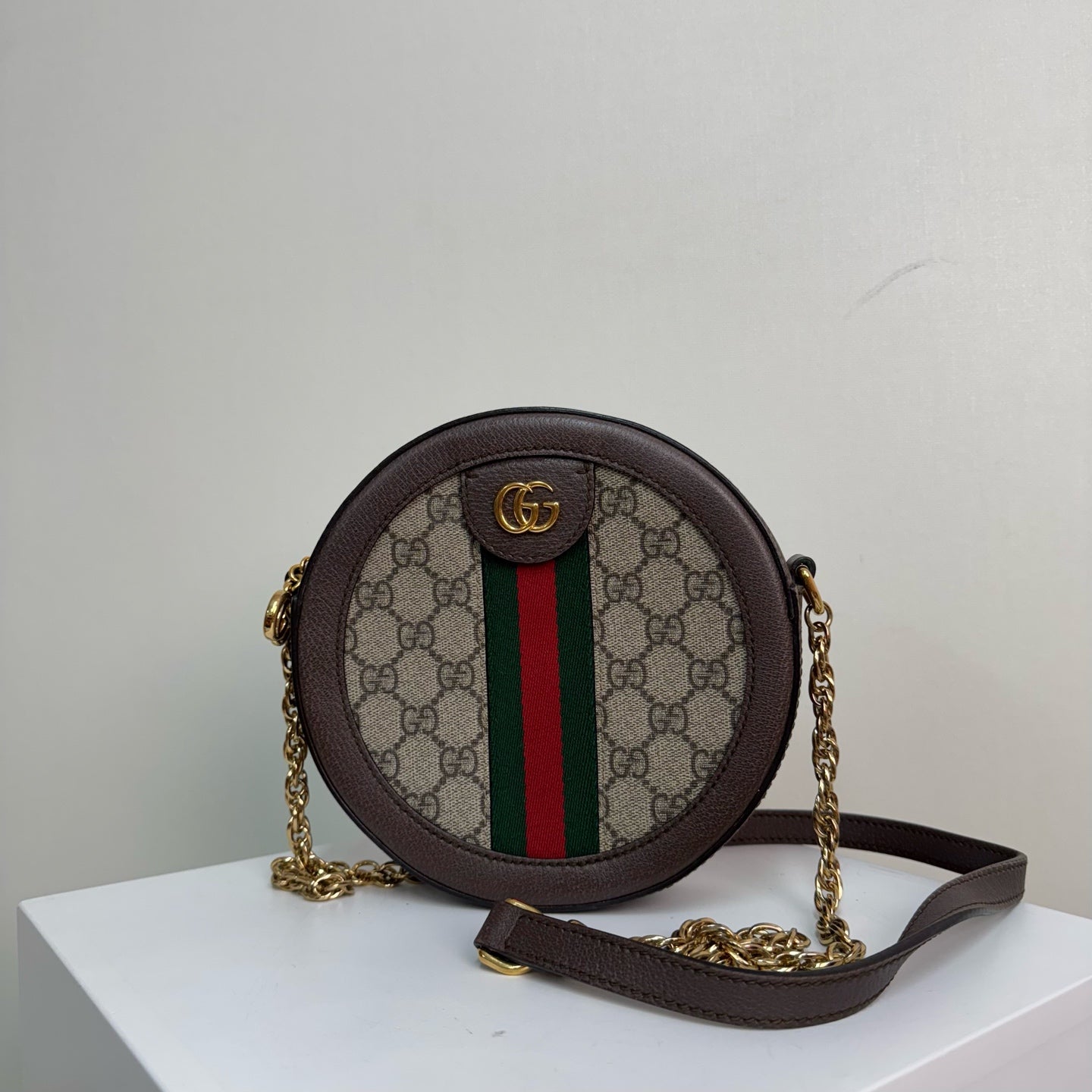 Gucci Ophidia round mini bag in beige and ebony GG Supreme canvas 550618 96I3B 8745