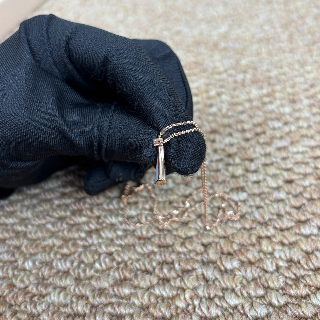 Bvlgari DIVAS’ DREAM necklace in 18 kt rose gold, mother-of-pearl and one diamond