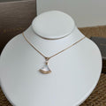Bvlgari DIVAS’ DREAM necklace in 18 kt rose gold, mother-of-pearl and pavé diamonds