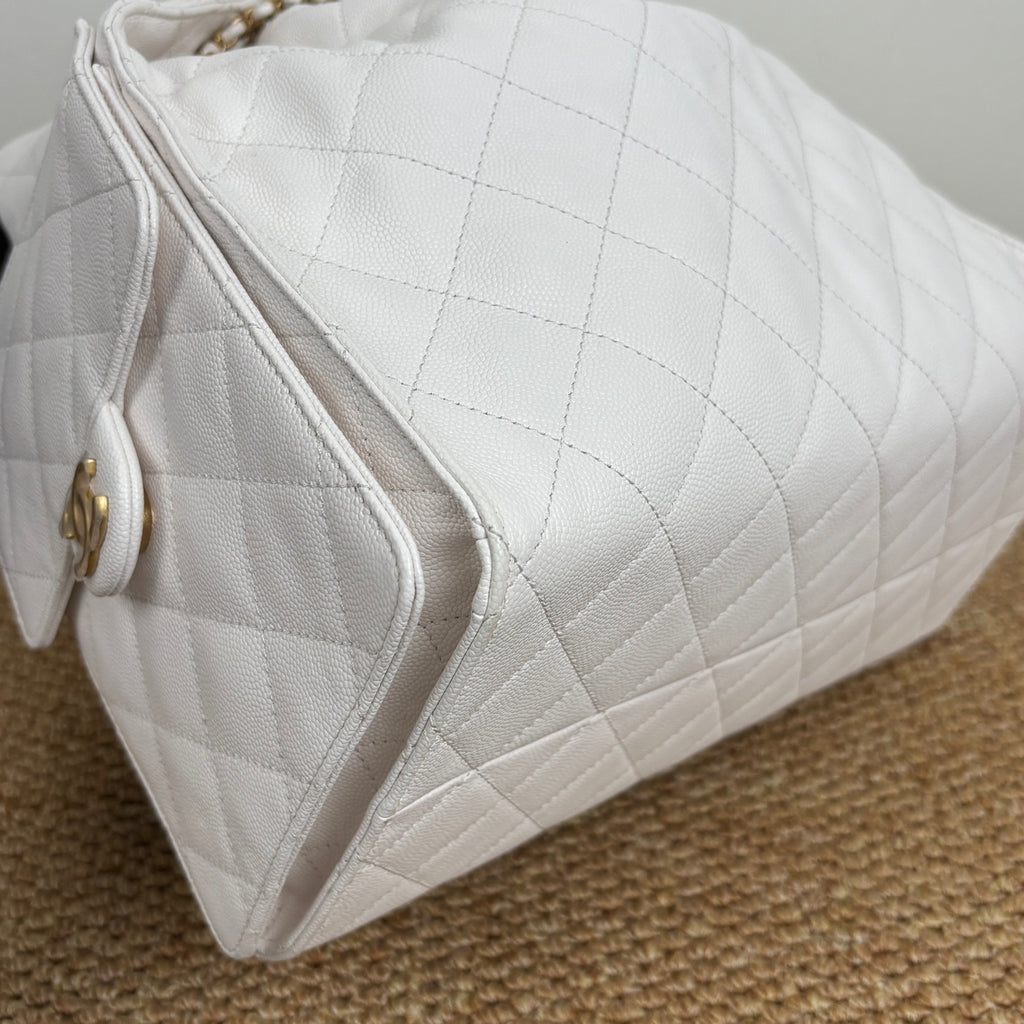 Chanel 25 medium handbag, Grained calfskin & gold-tone metal, white AS5311-B20304-10601