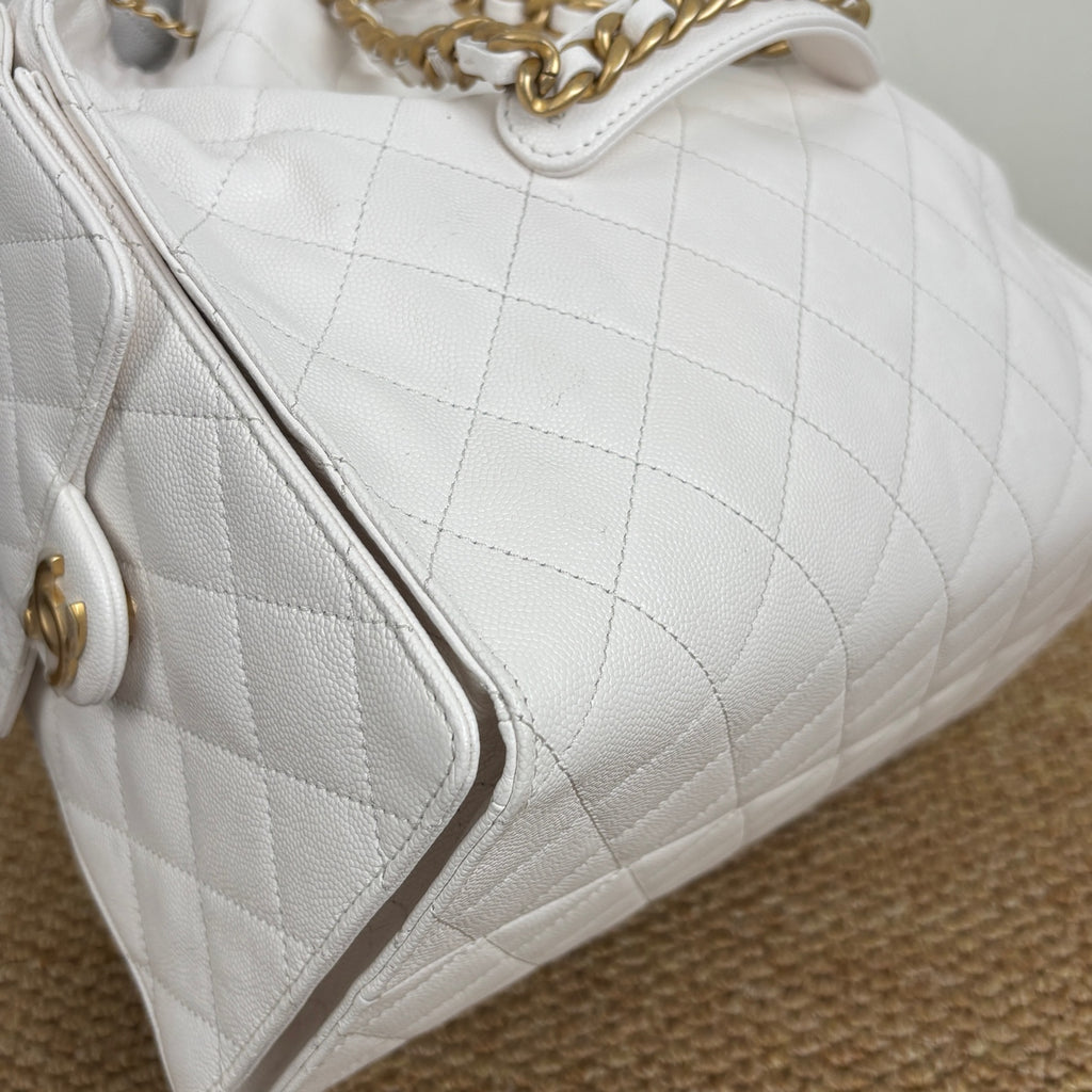 Chanel 25 medium handbag, Grained calfskin & gold-tone metal, white AS5311-B20304-10601